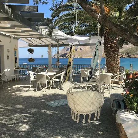 τo κamari * Skyros