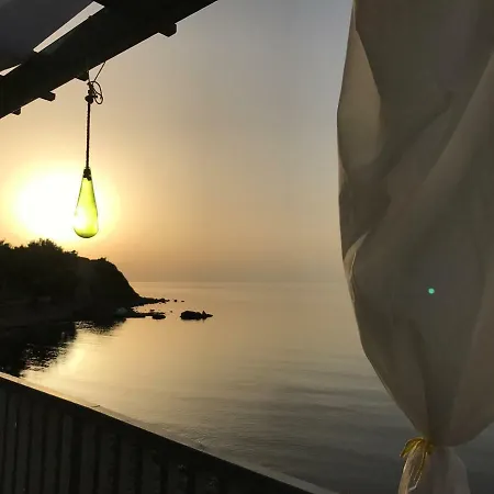 τo κamari Apartment Skyros