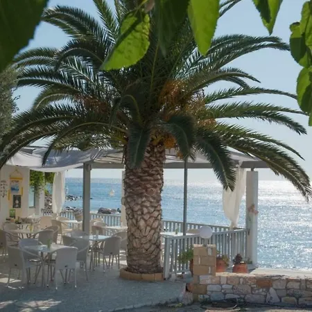 Apartment τo κamari *